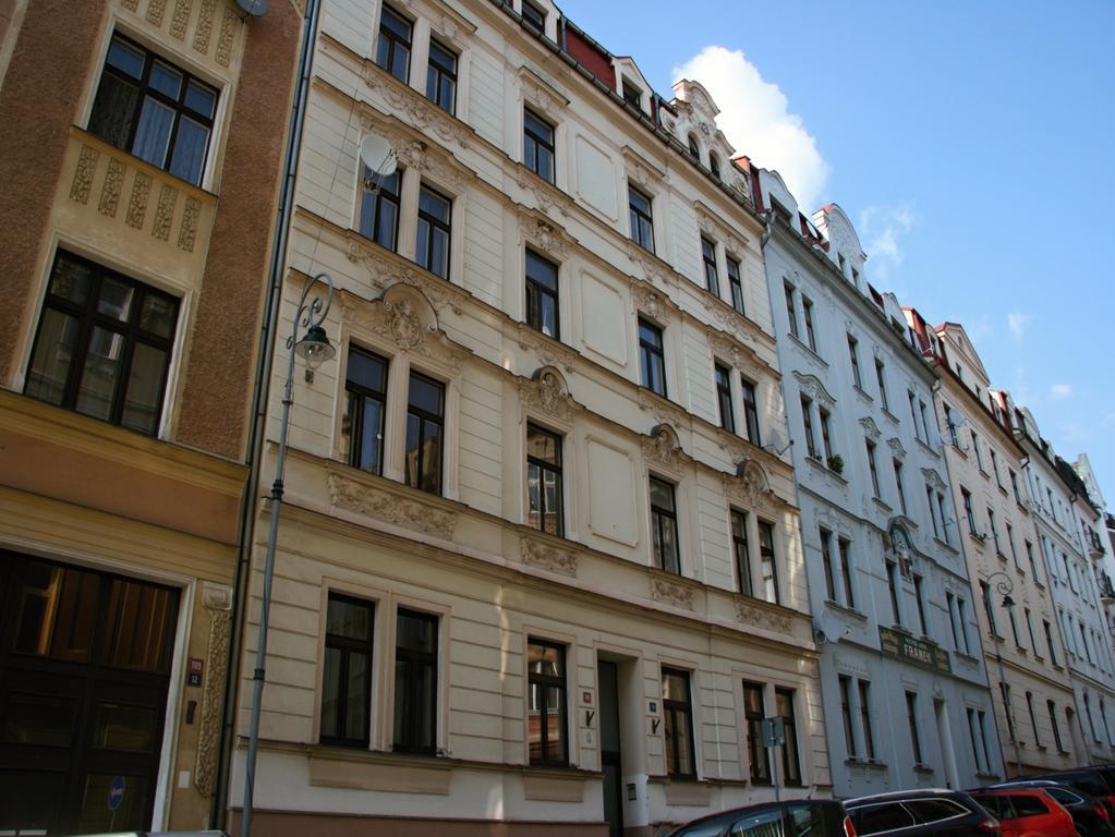 Apartment Raisova 1180 *
